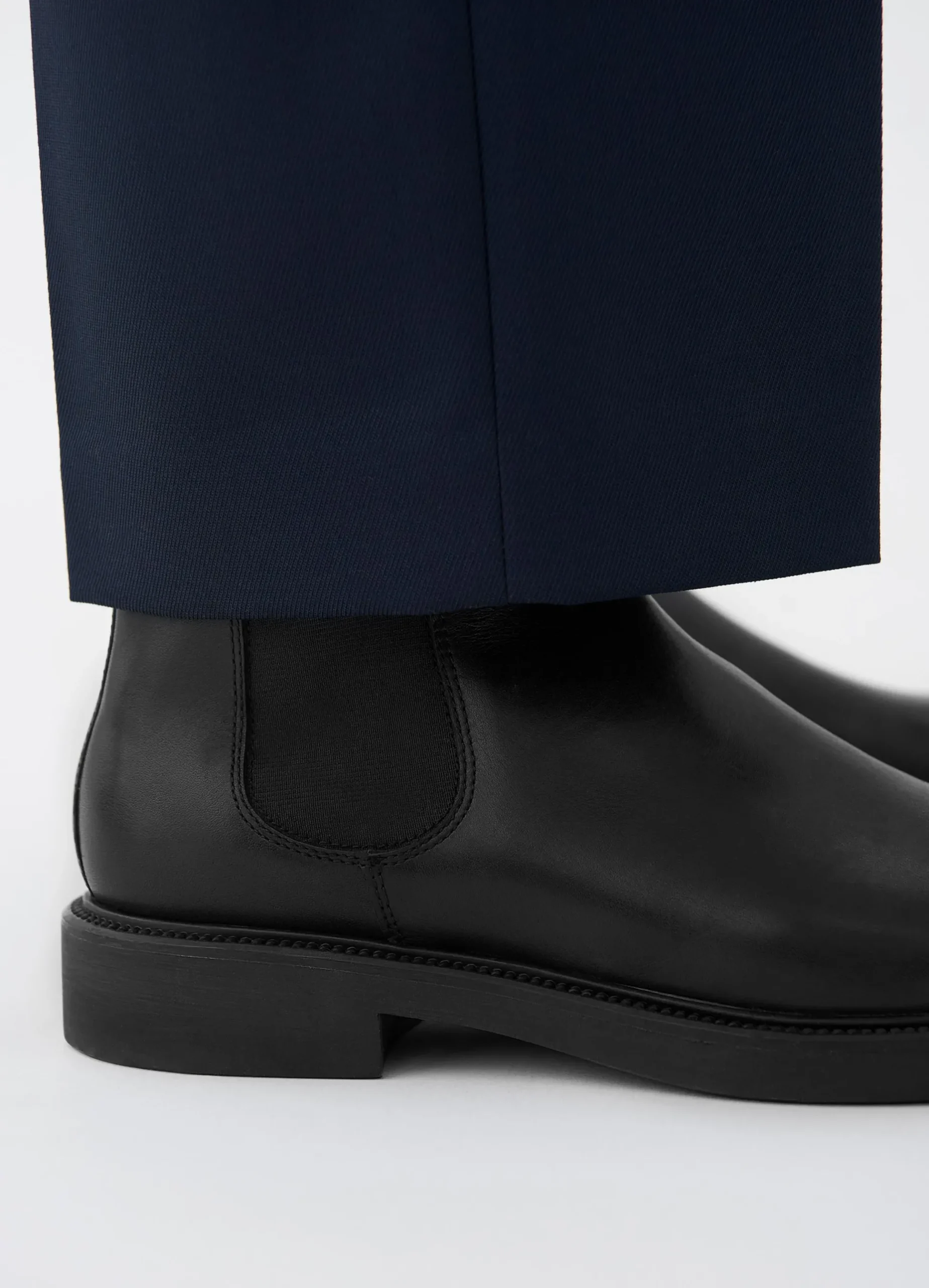 ALEX M BOOTS