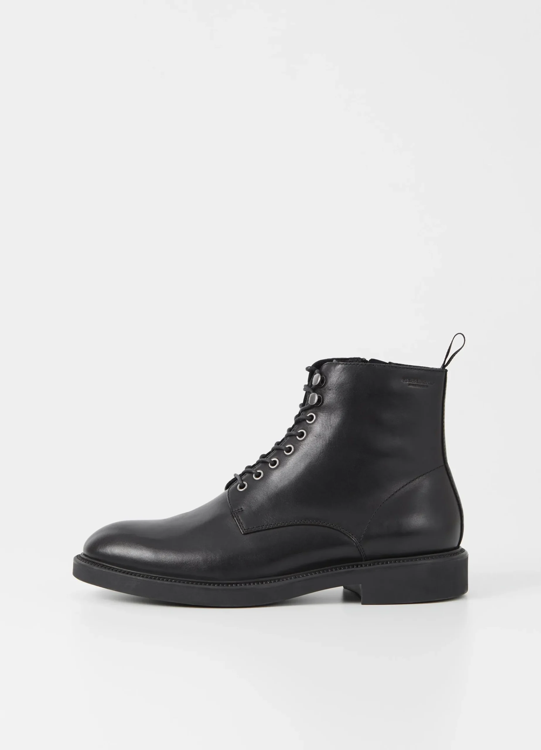 ALEX M BOOTS
