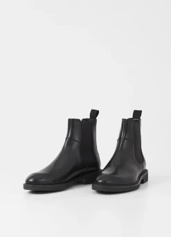 ALEX M BOOTS