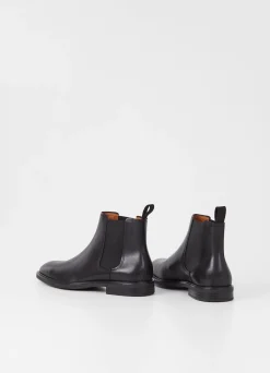 ANDREW BOOTS