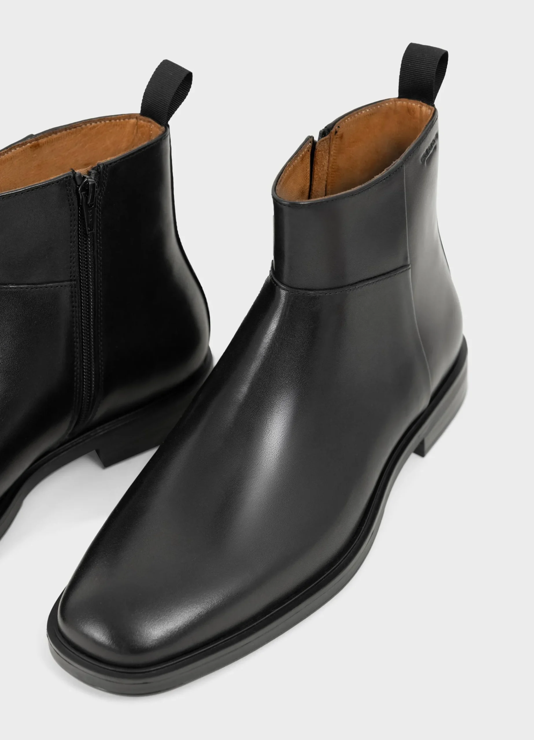 ANDREW BOOTS