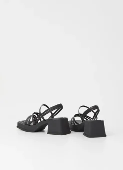 HENNIE SANDALER