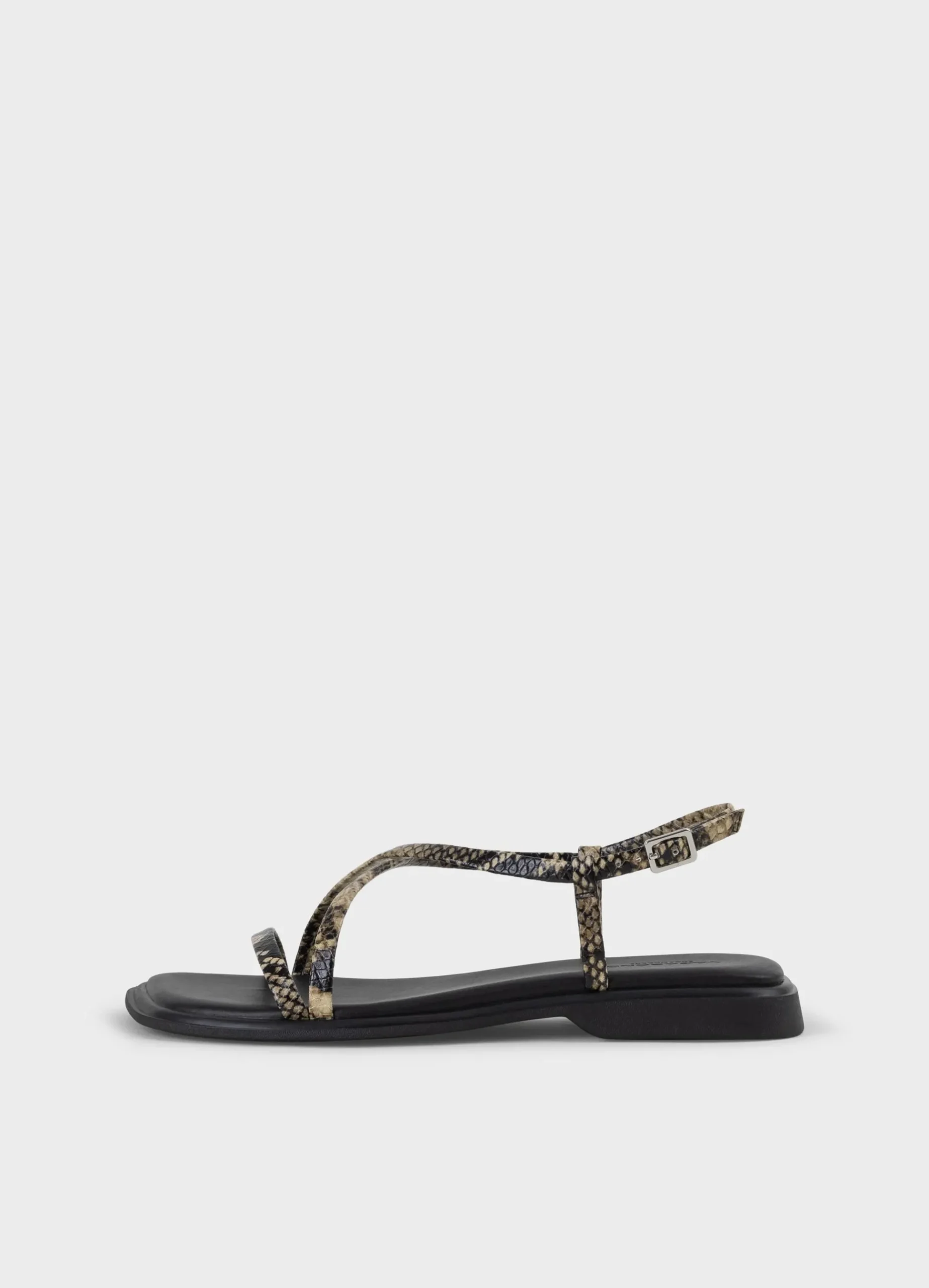 IZZY SANDALER