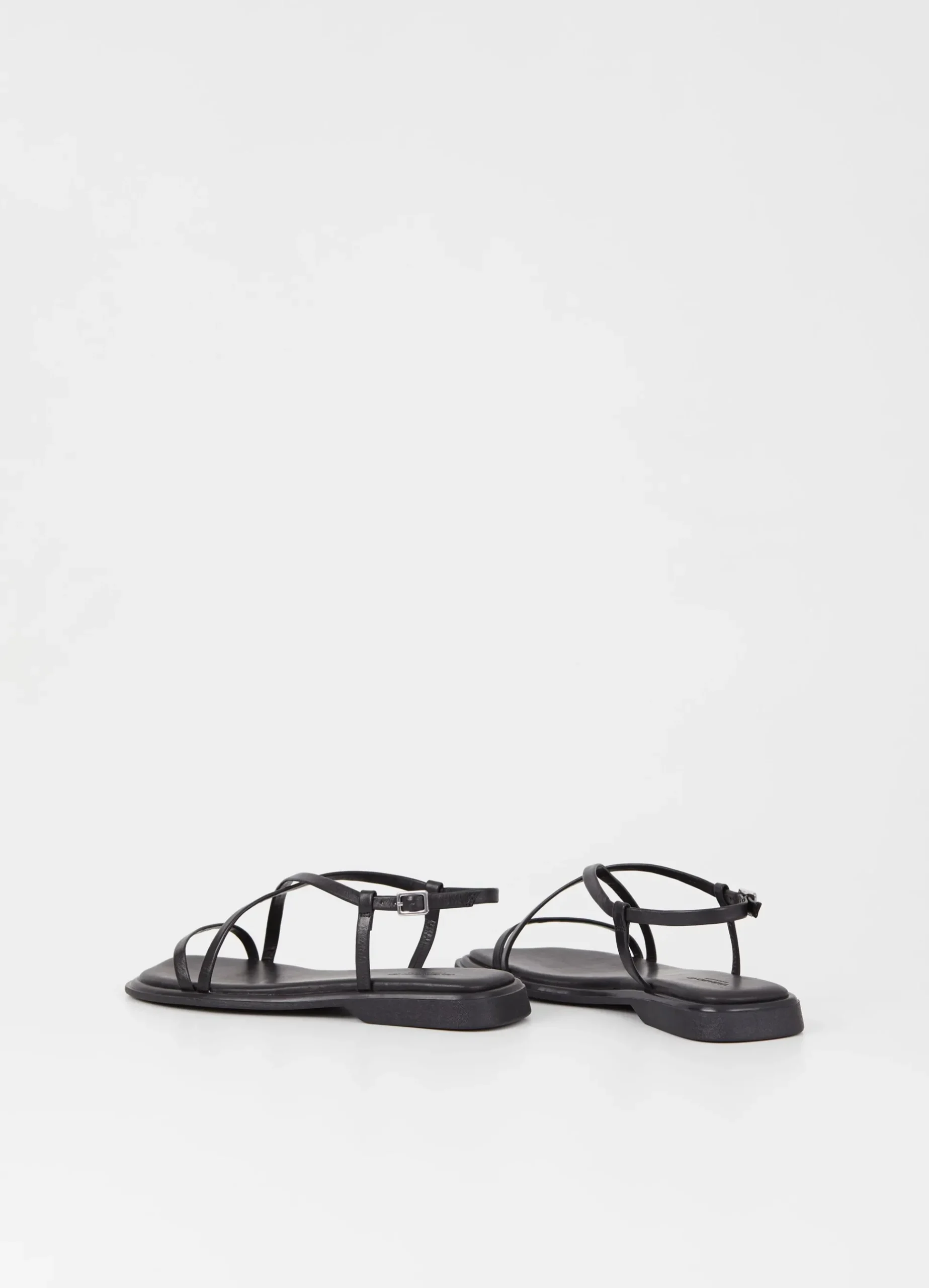 IZZY SANDALER
