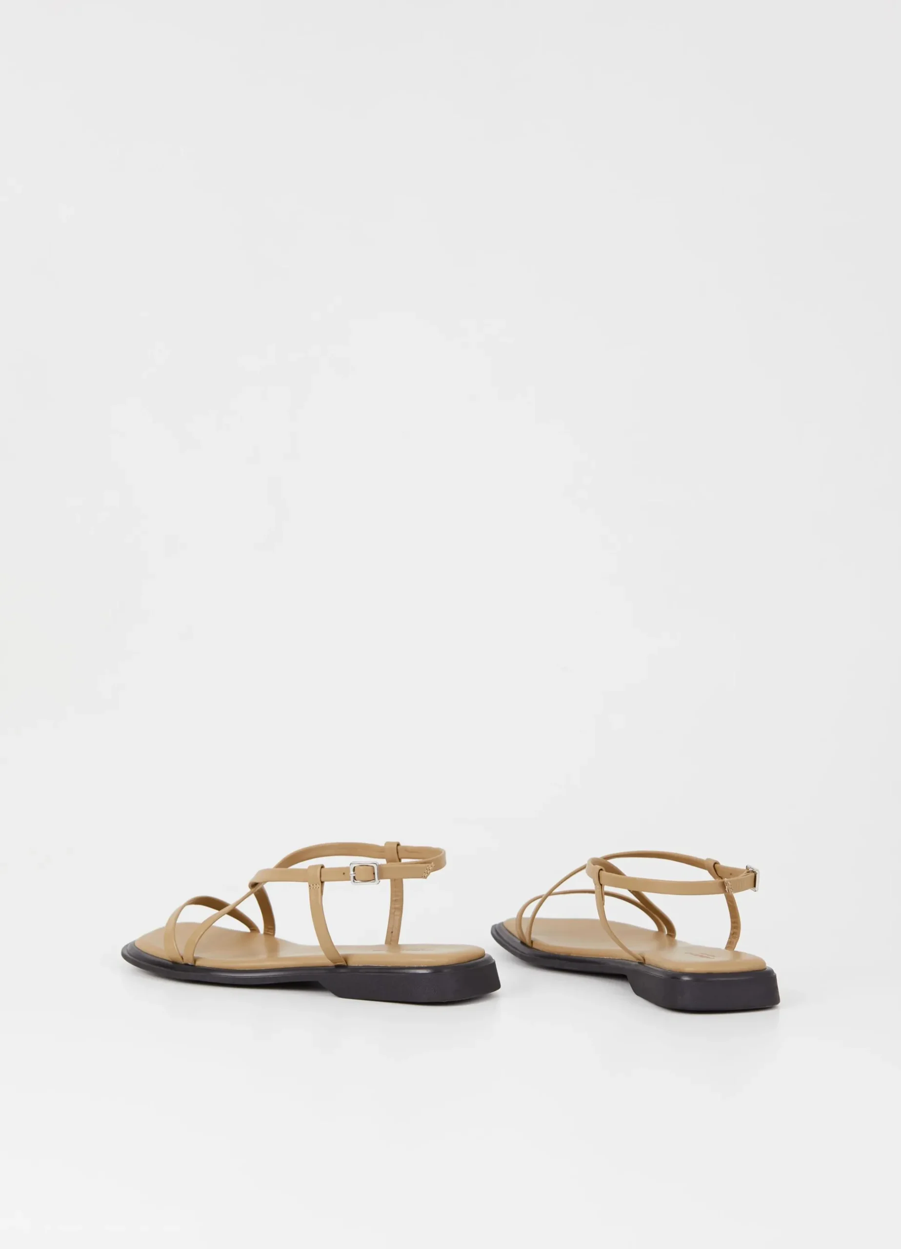 IZZY SANDALER