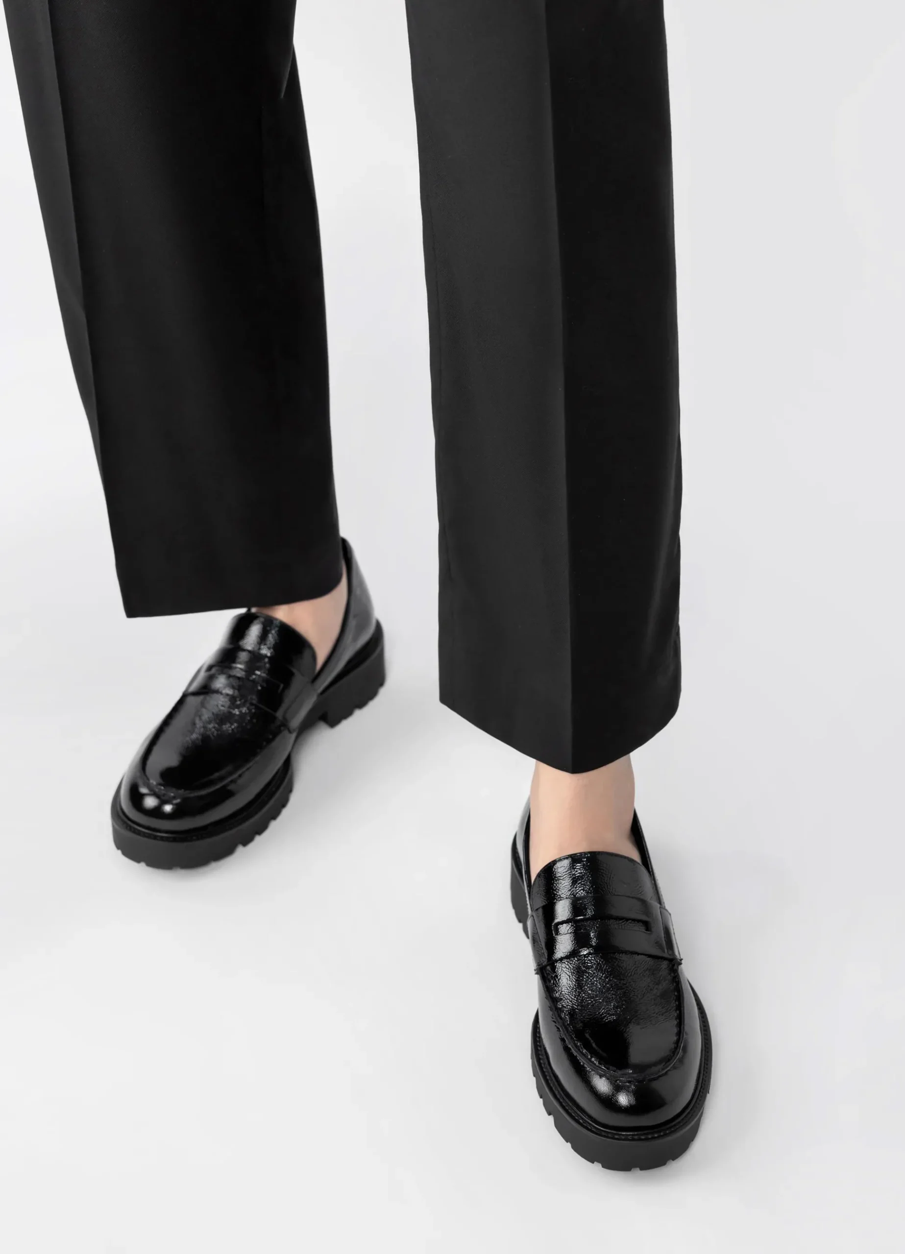 KENOVA LOAFERS