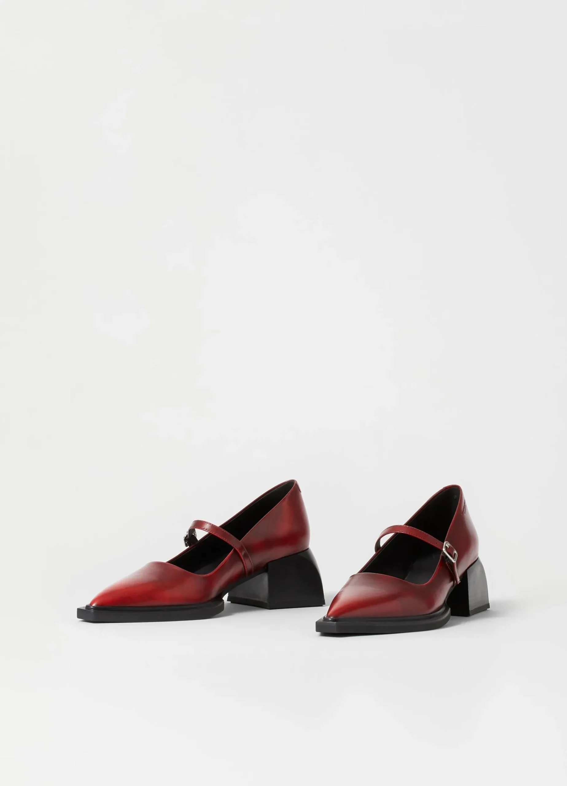 VIVIAN PUMPS